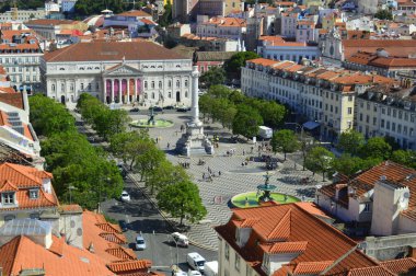 Lizbon şehrinde Kral IV. Pedro Meydanı 'nın havadan çekilmiş bir fotoğrafı.