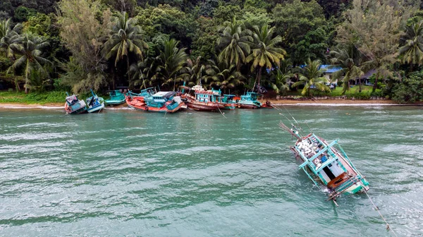 Wrecks Lying Blue Water Coast Koh Chang Island Thailand — Stock Photo, Image