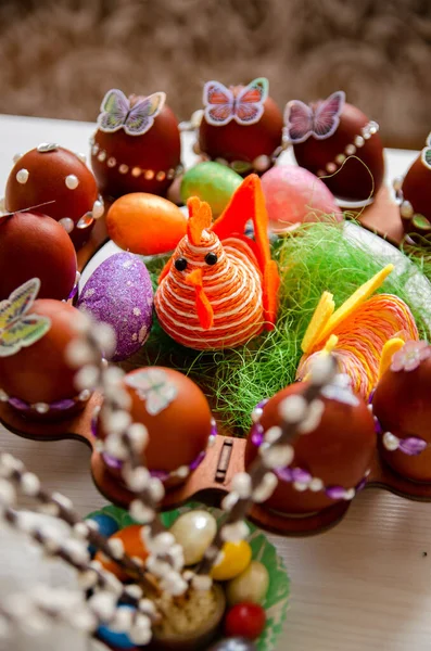 Vertical Closeup Shot Decorated Eggs Easter Wooden Easter Egg Storage — Stockfoto