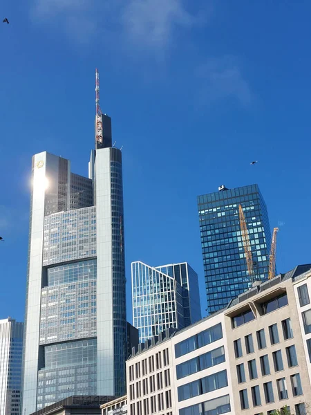 Skyline Франкфурт Майне Синим Небом — стоковое фото