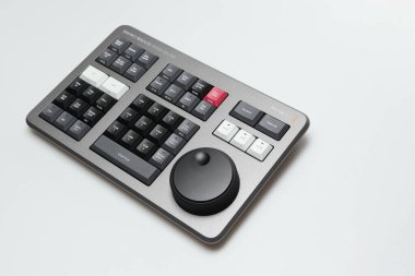 Beyaz arkaplanı izole ederek video düzenleme ve renk derecelendirme için Blackmagic tasarımının hız düzenleyicisini çözümle.