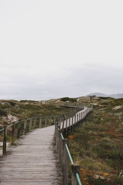 Güzel bir iskele manzarası. Apulia Sahili, İtalya