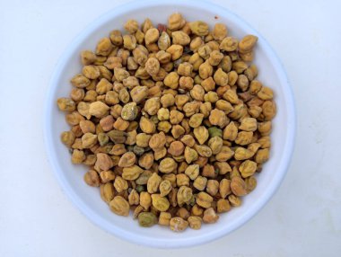 Siyah chana kasede beyaz arka planda