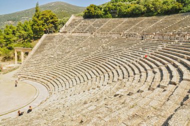 Epidaurus, Yunanistan. 3 Mart 2010: Epidaurus veya Epidavros antik tiyatrosu, Argolida ili, Moreloponnese, Yunanistan.  