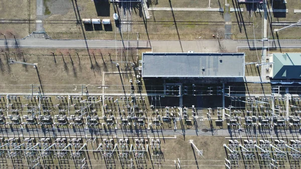 晴れた日の発電所の空中上からの眺め — ストック写真