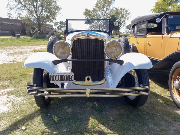 Old White Chrysler Plymouth Roadster Circa 1930 Parked Countryside Front — Stock Photo, Image