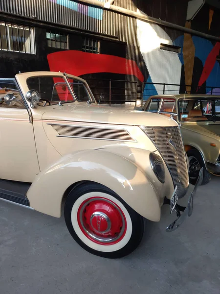 Avellaneda Argentina May 2022 Nose Vintage Cream 1937 Ford Coupe — Stock Photo, Image