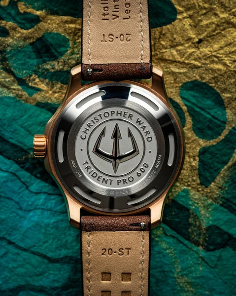 Primo Piano Del Rovescio Della Christopher Ward C60 Trident Bronze — Foto Stock