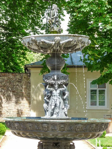 Vertical Shot Fountain Park Prague — Stock Photo, Image