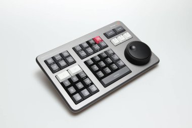 Beyaz arkaplanı izole ederek video düzenleme ve renk derecelendirme için Blackmagic tasarımının hız düzenleyicisini çözümle.