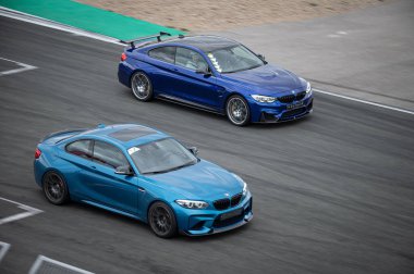 BMW F82 M4 GTS pistte yarışıyor