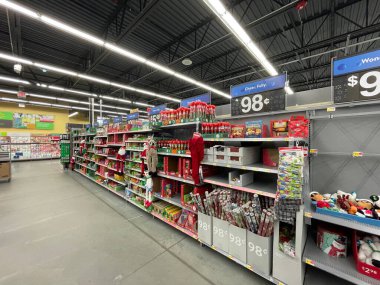 Augusta, Ga USA - 128 28: Walmart market içi market içi tatil şekerleri sergisi