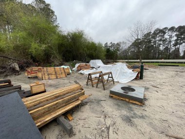 Augusta, Ga USA - 03 01: 22: İnşaat alanı ve ıslak sahne malzemeleri