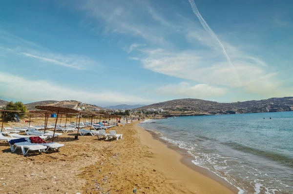 Hayır, Yunanistan. 21 Eylül 2010: Yunanistan 'ın Ios adasındaki güzel Koumbara plajı, temiz su ve ince kumla