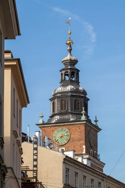 Een Verticale Opname Van Oude Kerktoren Krakau — Stockfoto