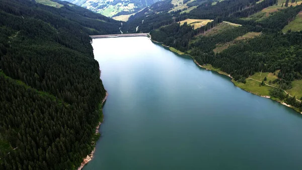 Krásná Řeka Ziller Uprostřed Horského Údolí Rakousku — Stock fotografie