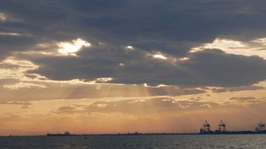 Yunanistan, Korfu, Kerkyra ve Halkidiki 'de büyüleyici bir gün batımı manzarası