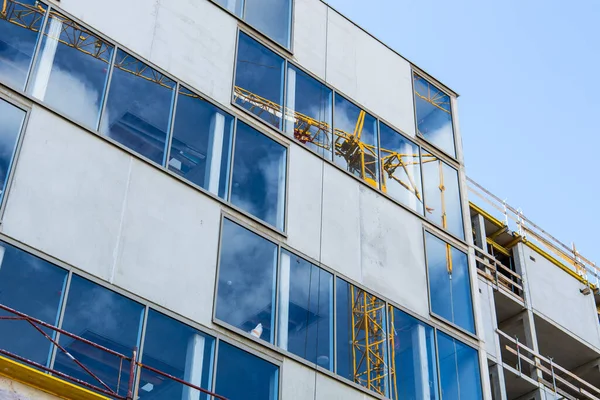 Unfinished Glass Concrete Facade Scaffold Office Building Construction Site — Stock Photo, Image