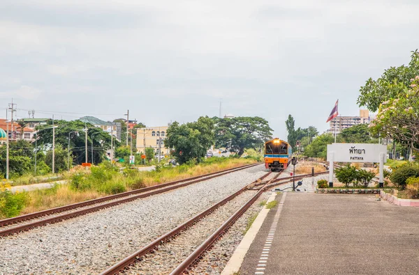 Train Arrête Dans Une Gare Attend Les Passagers Thaïlande — Photo