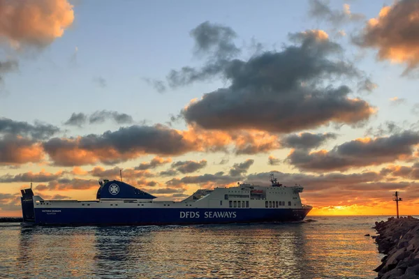 Pôr Sol Colorido Portas Porto Klaipeda Lituânia Durante Transporte Marítimo — Fotografia de Stock