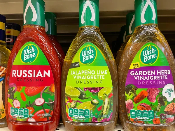Grovetown Usa Einzelhandelsgeschäft Wishbone Salatdressing Russisch Und Vielfalt — Stockfoto