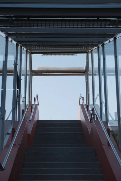 Plan Vertical Escalier Avec Parois Vitrées Jour — Photo