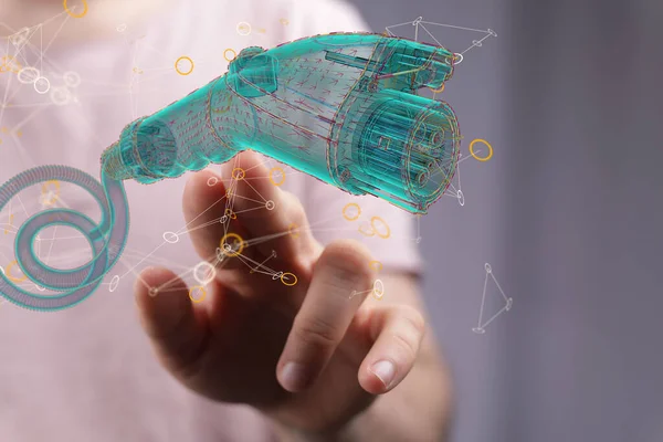 ホログラフィックなスマートカーの3Dレンダリングを提示する男 — ストック写真