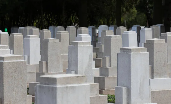 Veel Identieke Grafstenen Een Oude Begraafplaats — Stockfoto