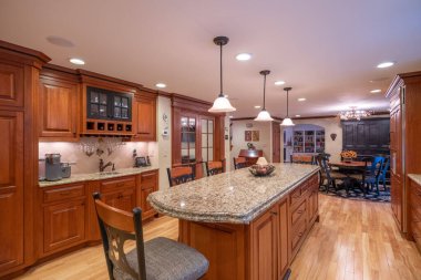 Bir mutfağın modern iç tasarımı.