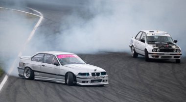 Savaş Bmw E36 Navarra pistinde sürükleniyor.