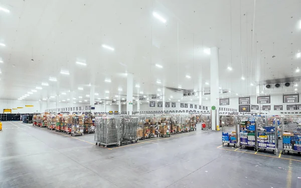 Swide Angle Shot Interior Industrial Sire Operational Warehouse London England — Stock Photo, Image