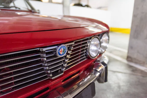 Alfa Romeo Brand Symbol Red Historic Car — Stock Photo, Image