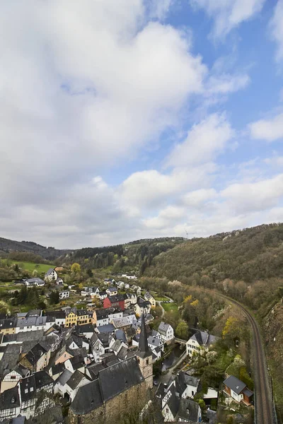 德国Eifel地区Monreal村的鸟瞰图 — 图库照片