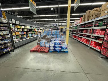 Augusta, Ga USA - 128 28: Walmart içi boş palet Belair yolunda
