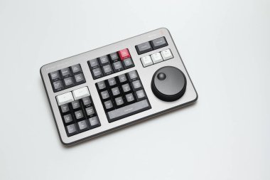 Beyaz arkaplanı izole ederek video düzenleme ve renk derecelendirme için Blackmagic tasarımının hız düzenleyicisini çözümle.