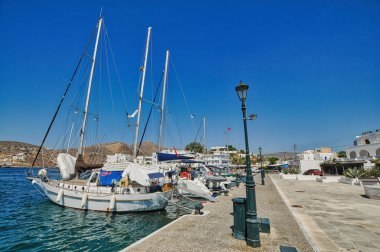 Hayır, Yunanistan. 28 Aralık 2010: Yunanistan 'ın Ios adasındaki güzel bir köy olan Gialos veya Yialos, adanın ana limanı..