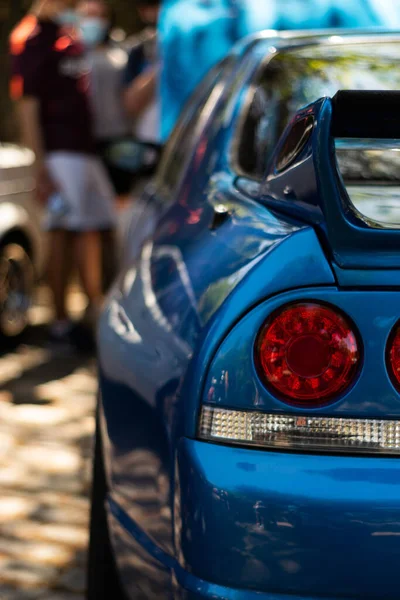 Een Klassieke Blauwe Auto Achteraanzicht — Stockfoto