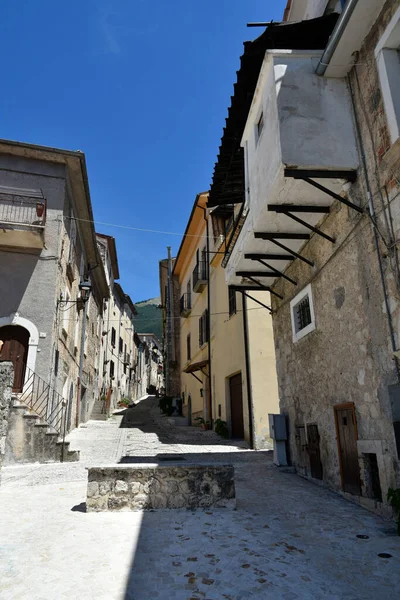 Uma Rua Estreita San Donato Val Comino Uma Aldeia Perto — Fotografia de Stock