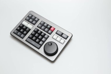 Beyaz arkaplanı izole ederek video düzenleme ve renk derecelendirme için Blackmagic tasarımının hız düzenleyicisini çözümle.