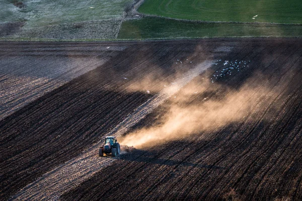 Widok Lotu Ptaka Mini Kombajn Zbożowy Polu — Zdjęcie stockowe