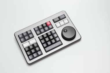 Beyaz arkaplanı izole ederek video düzenleme ve renk derecelendirme için Blackmagic tasarımının hız düzenleyicisini çözümle.