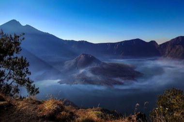 A beautiful view of mountains with a cloudless sky background