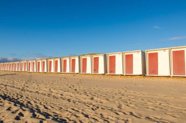 Strandhaeuser an der Nordsee in Holland