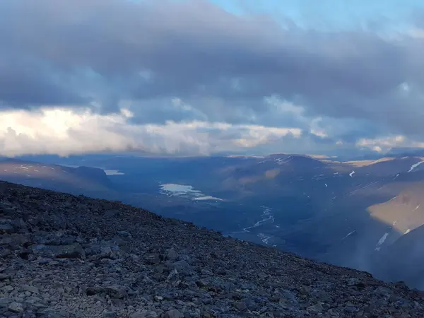 Живописный Снимок Озера Сделанный Вершины Горы Северной Швеции — стоковое фото