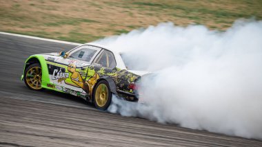 Navarra pistinde hızlı Bmw E36 akıntısı