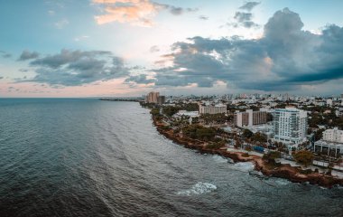 Dominik Cumhuriyeti 'nde Malecon de Santo Domingo' nun hava görüntüsü.