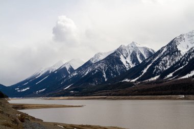 Valemount, British Columbia, Kanada 'da güzel bir dağ manzarası