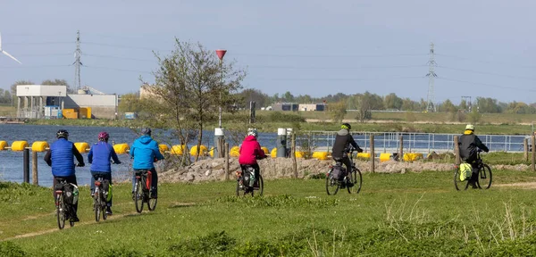 Primo Piano Degli Anziani Tour Bicicletta Attraverso Paese Nei Paesi — Foto Stock