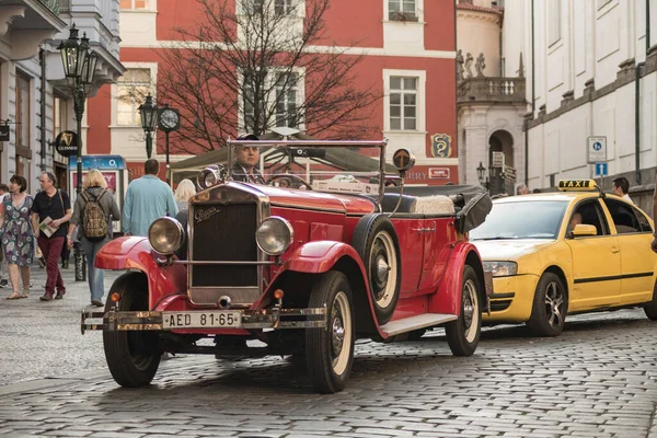 Old Historic Taxi Parked Street Red Praga — Stock Photo, Image