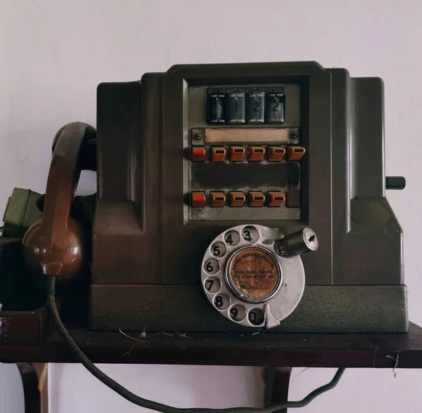 Een Oude Vaste Telefoon Met Handset Wieg — Stockfoto